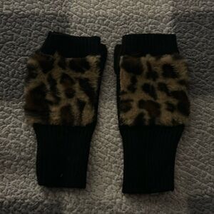 Cheetah-Ptint Steve Madden Fingerless Gloves